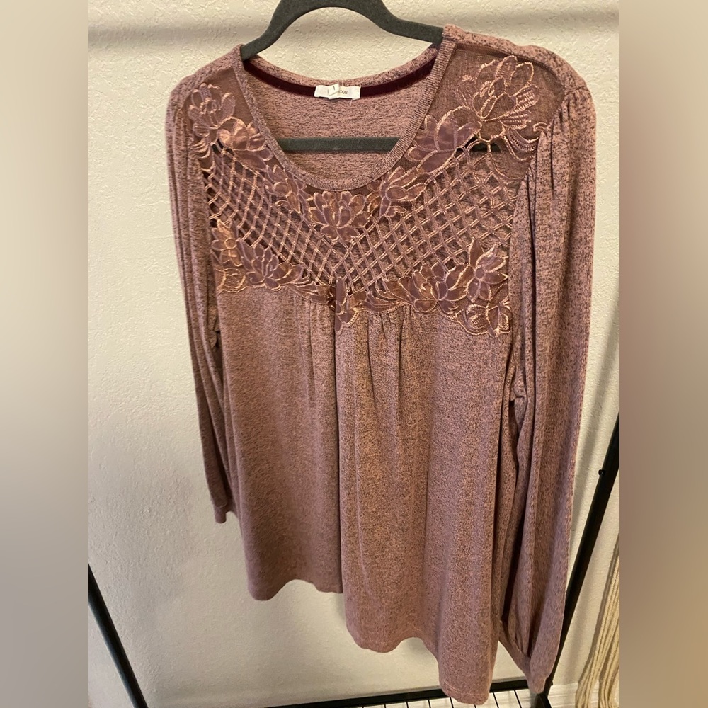 Maurices blush, long sleeve blouse lace top size XL condition like new
